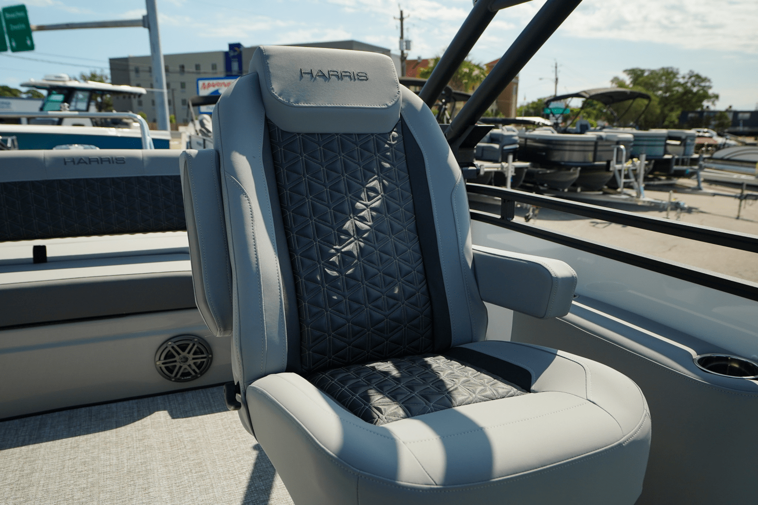 2025 Harris 230 Solstice Image Thumbnail #24