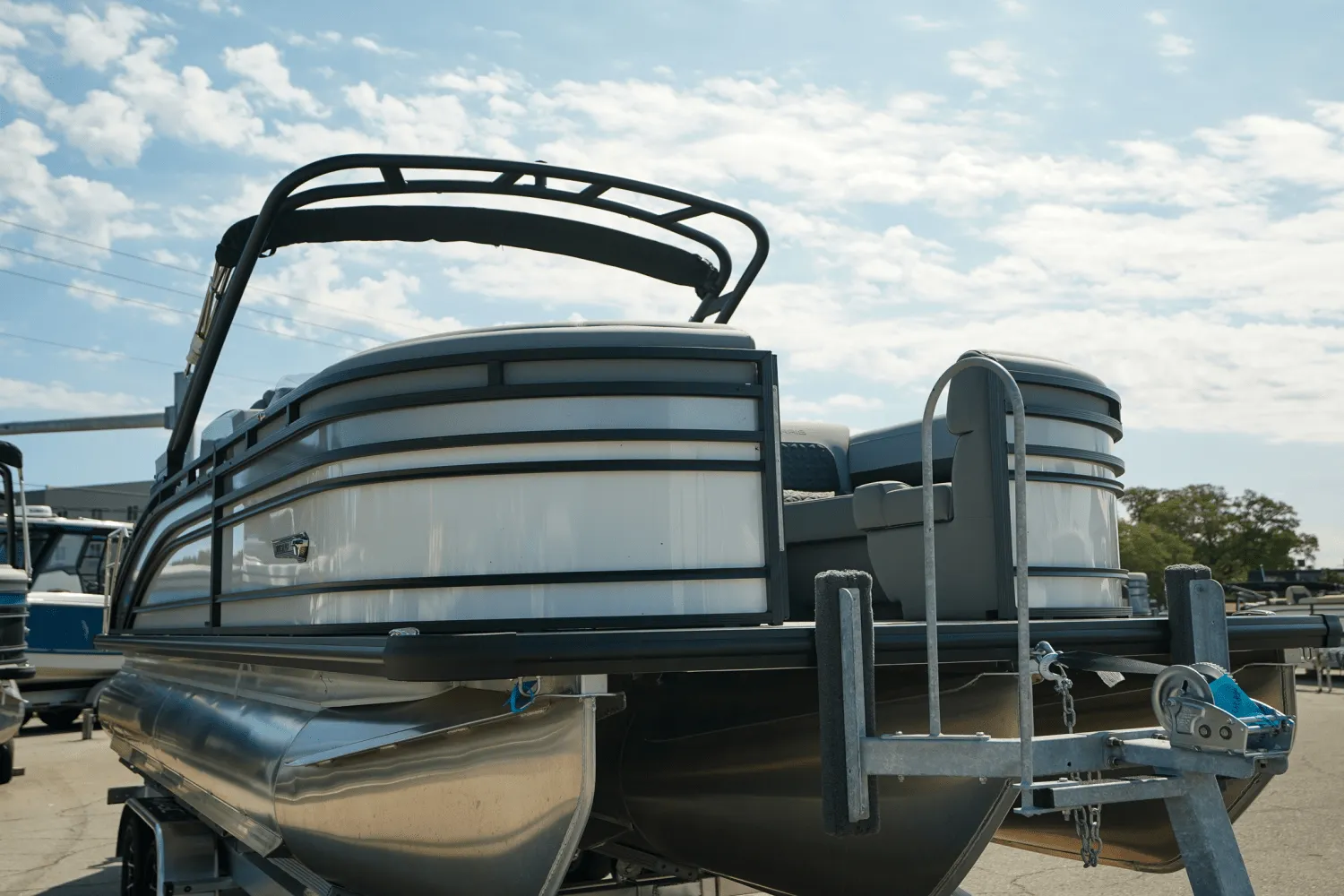 2025 Harris 230 Solstice Image Thumbnail #9