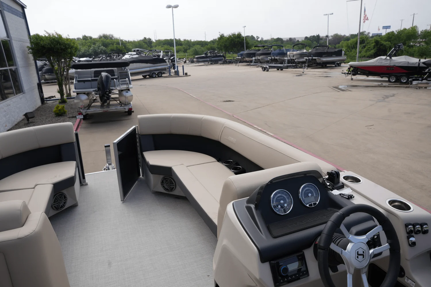 2025 Harris 230 Cruiser Image Thumbnail #8