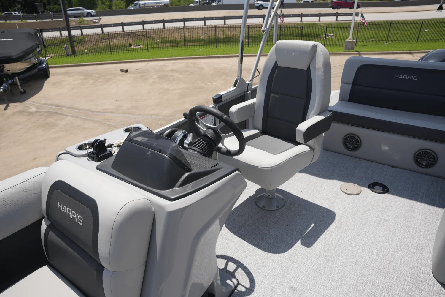 2025 Harris 230 Cruiser Image Thumbnail #6