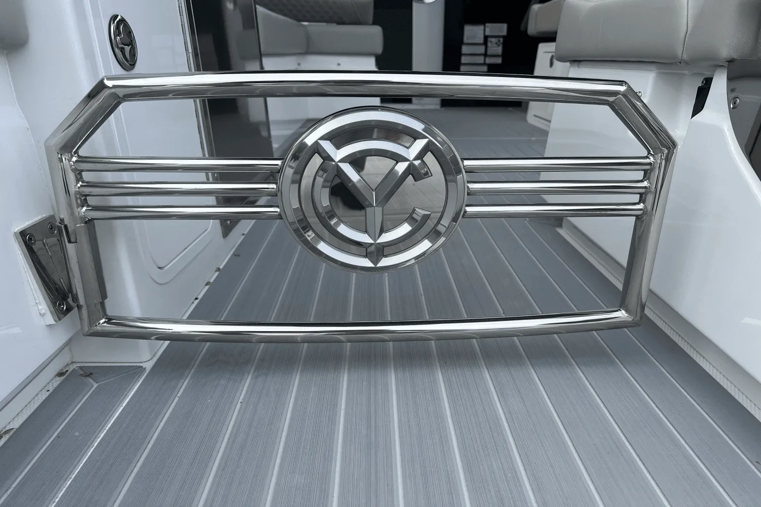 2025 Cruisers Yachts 34 GLS Image Thumbnail #26