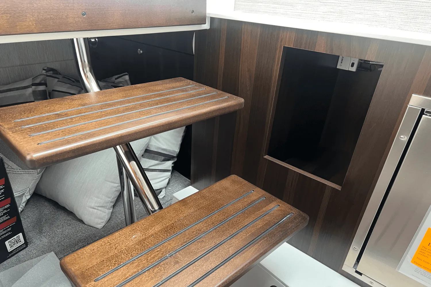 2025 Cruisers Yachts 34 GLS Image Thumbnail #47