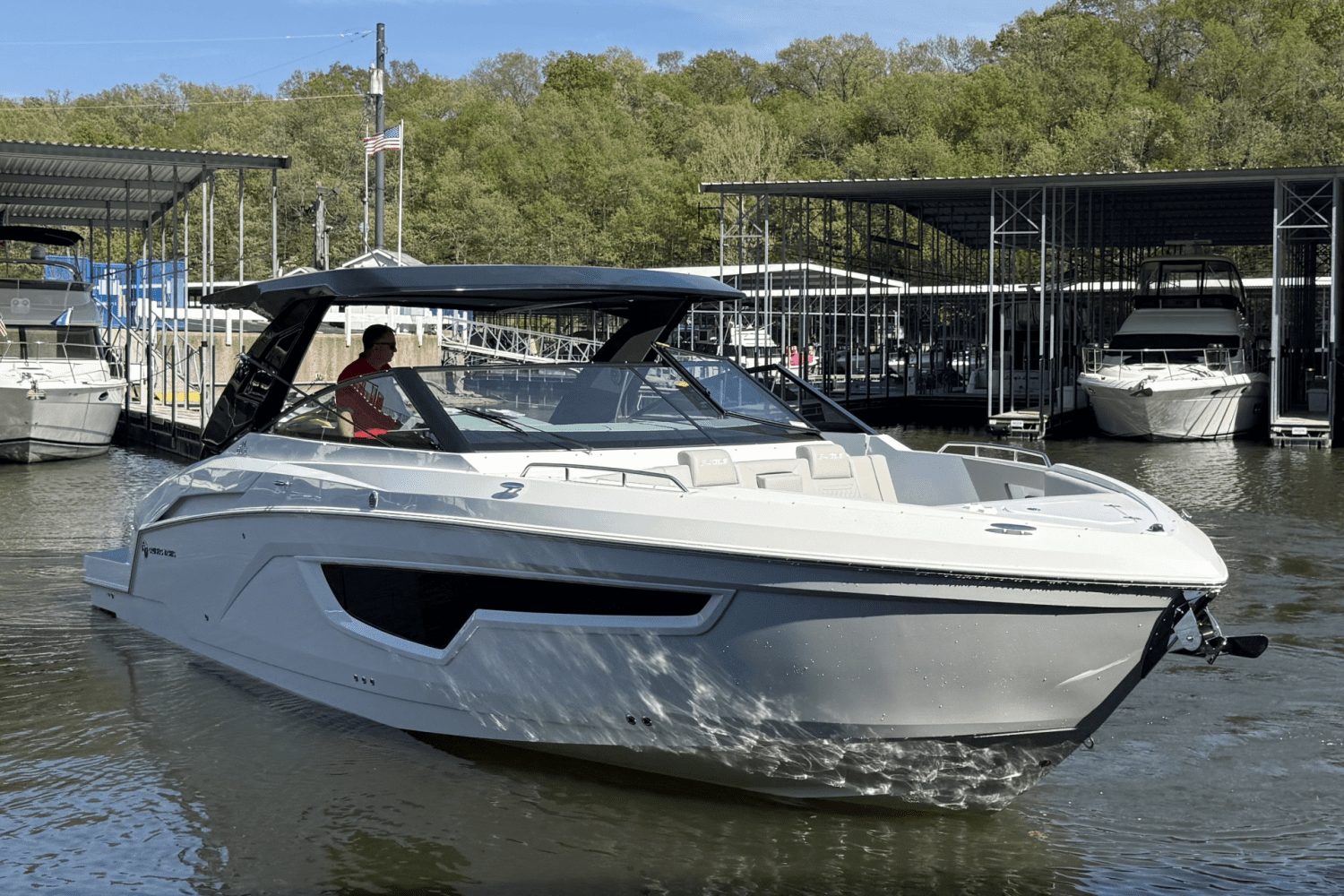 2025 Cruisers Yachts 34 GLS Image Thumbnail #5