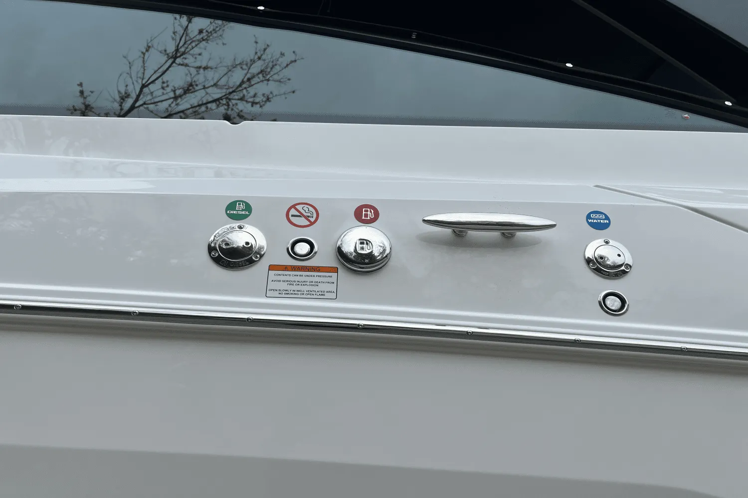 2025 Cruisers Yachts 34 GLS Image Thumbnail #14