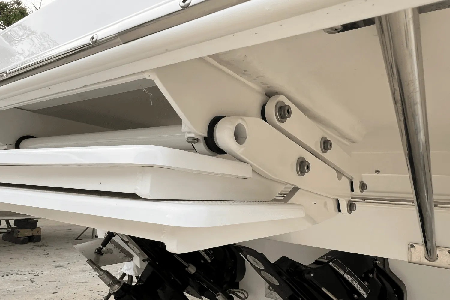 2025 Cruisers Yachts 34 GLS Image Thumbnail #21