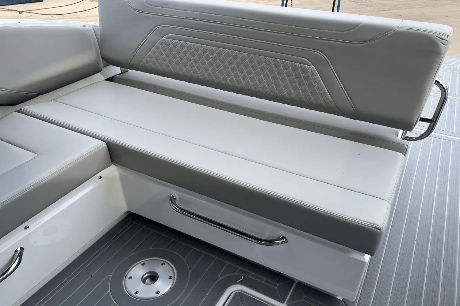 2025 Cruisers Yachts 34 GLS Image Thumbnail #28