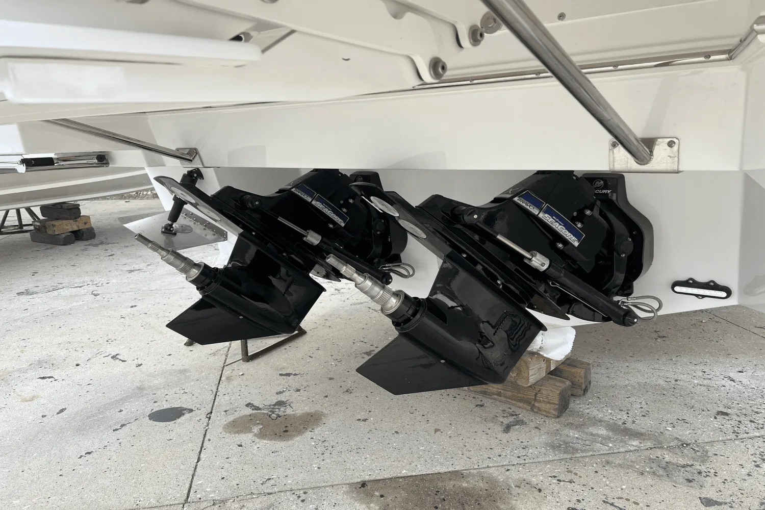 2025 Cruisers Yachts 34 GLS Image Thumbnail #20