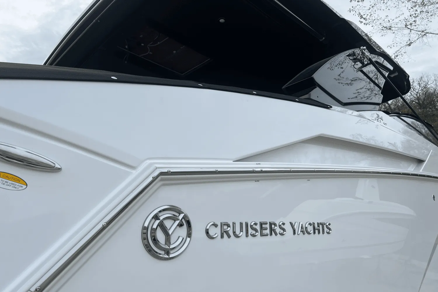 2025 Cruisers Yachts 34 GLS Image Thumbnail #11