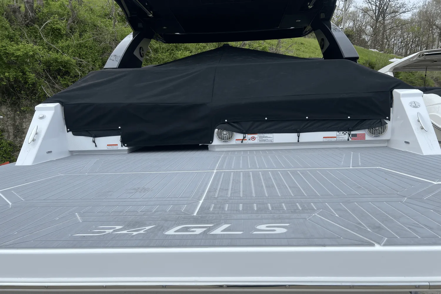 2025 Cruisers Yachts 34 GLS Image Thumbnail #18
