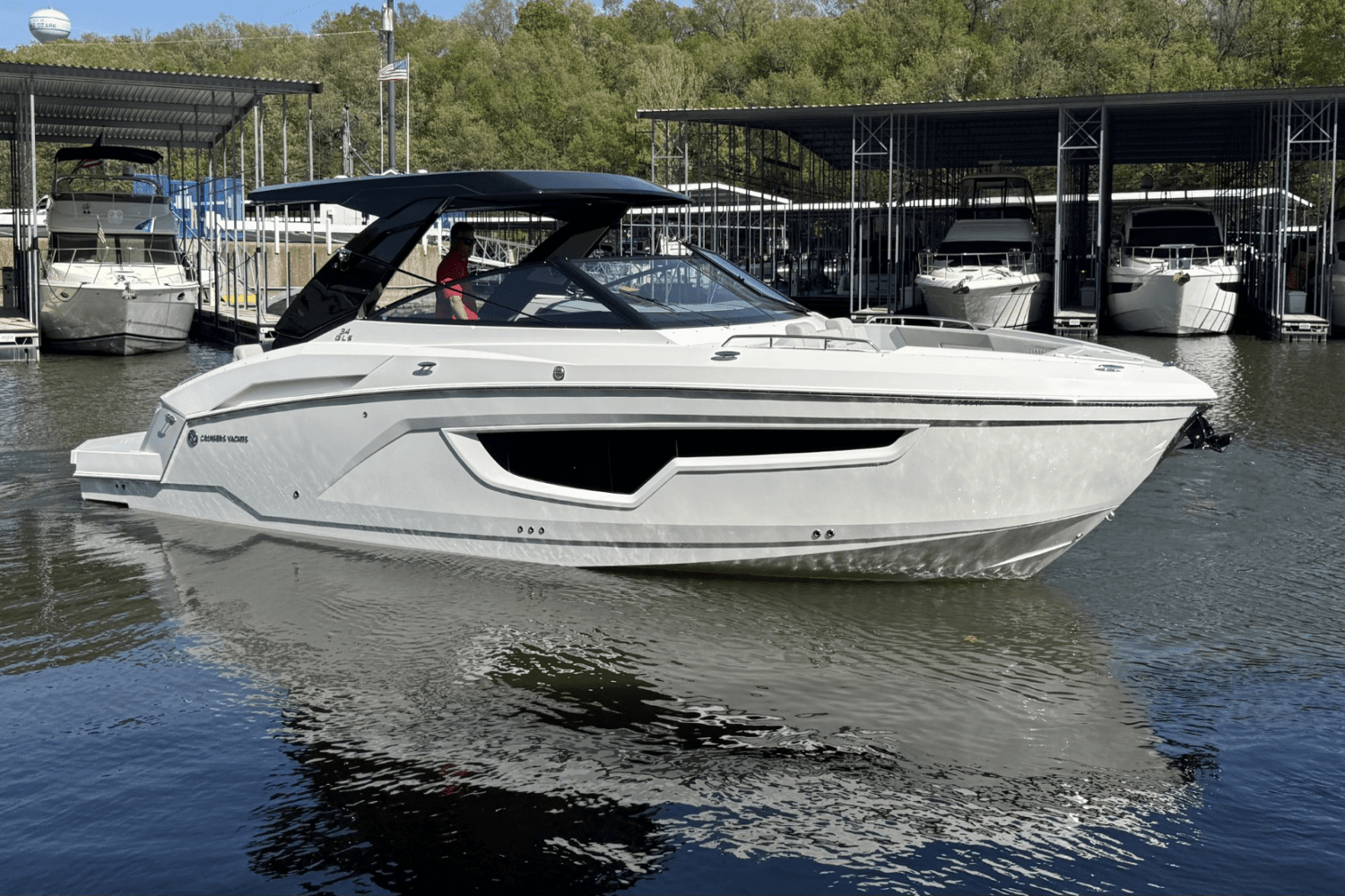 2025 Cruisers Yachts 34 GLS Image Thumbnail #4