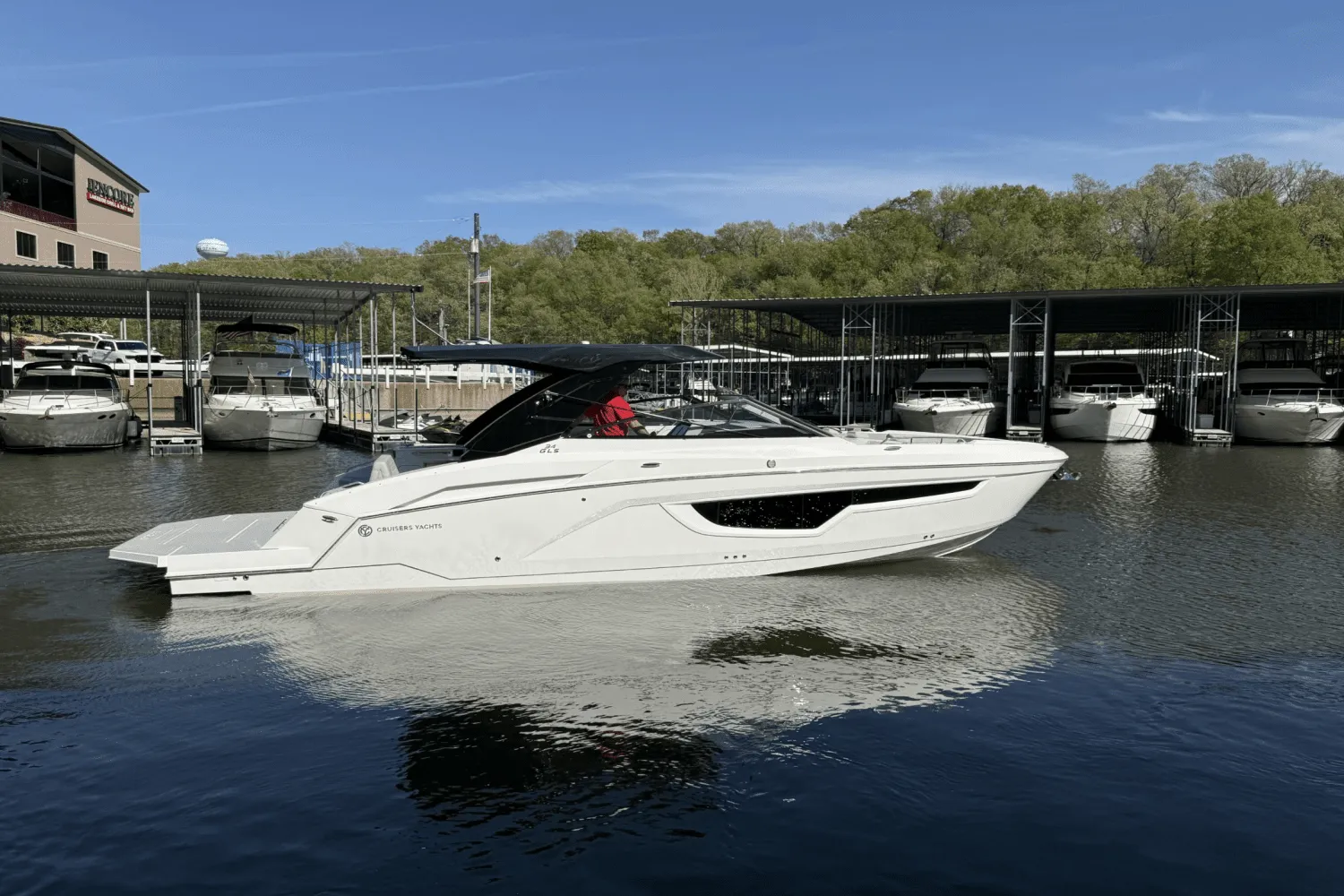 2025 Cruisers Yachts 34 GLS Image Thumbnail #1