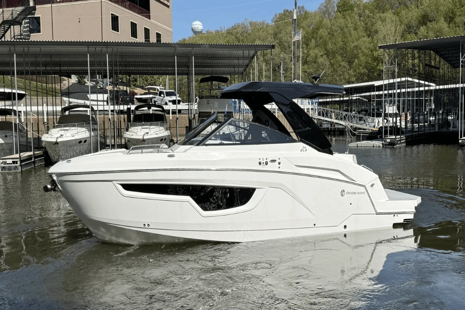 2025 Cruisers Yachts 34 GLS Image Thumbnail #6