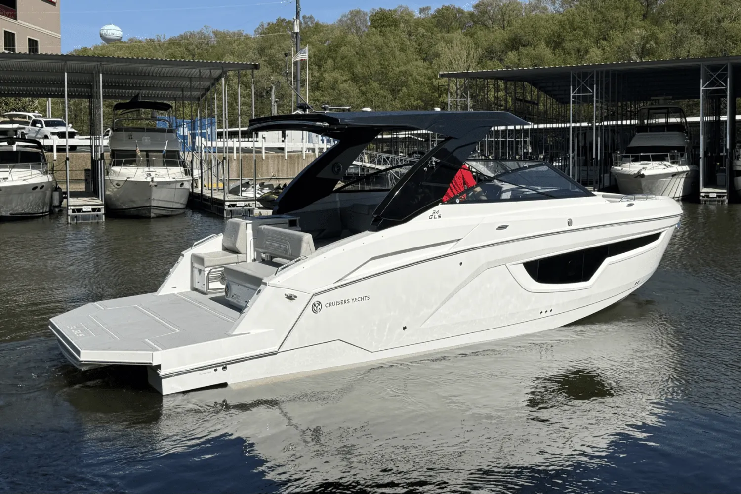 2025 Cruisers Yachts 34 GLS Image Thumbnail #4