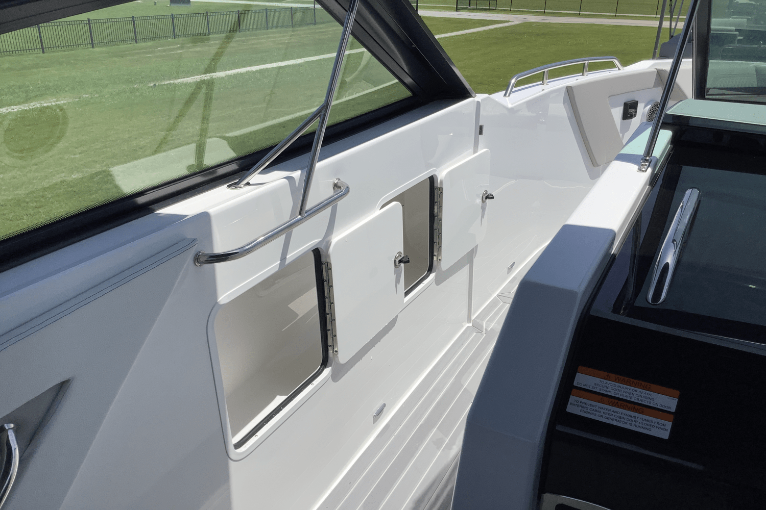 2025 Cruisers Yachts 34 GLS Image Thumbnail #24