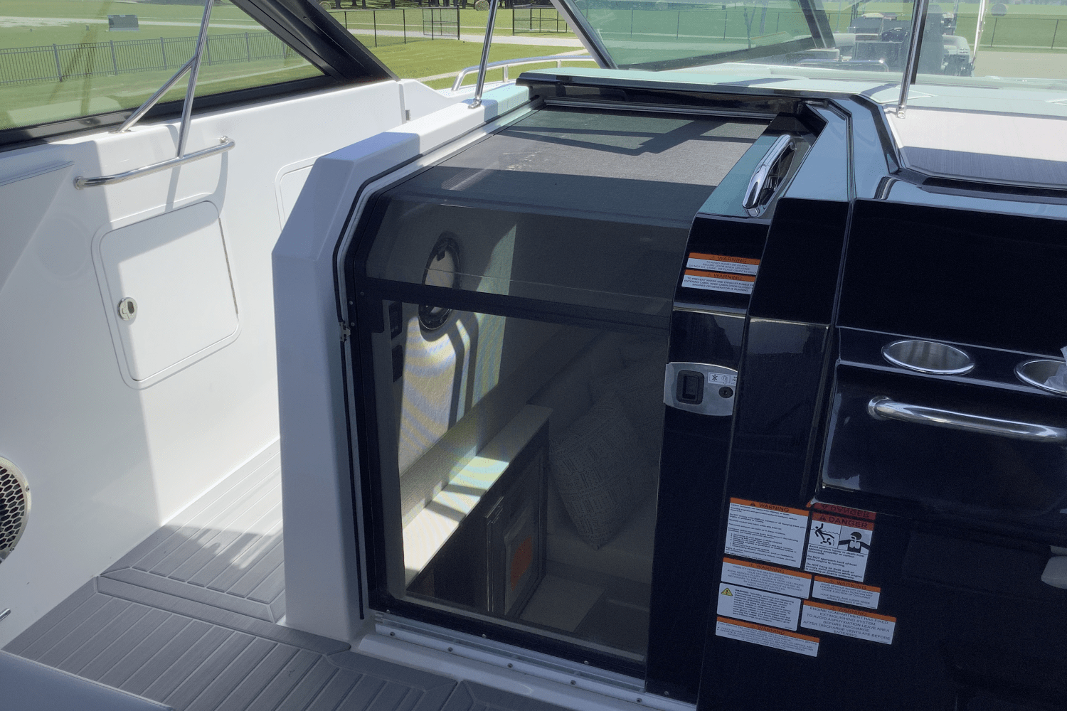 2025 Cruisers Yachts 34 GLS Image Thumbnail #39