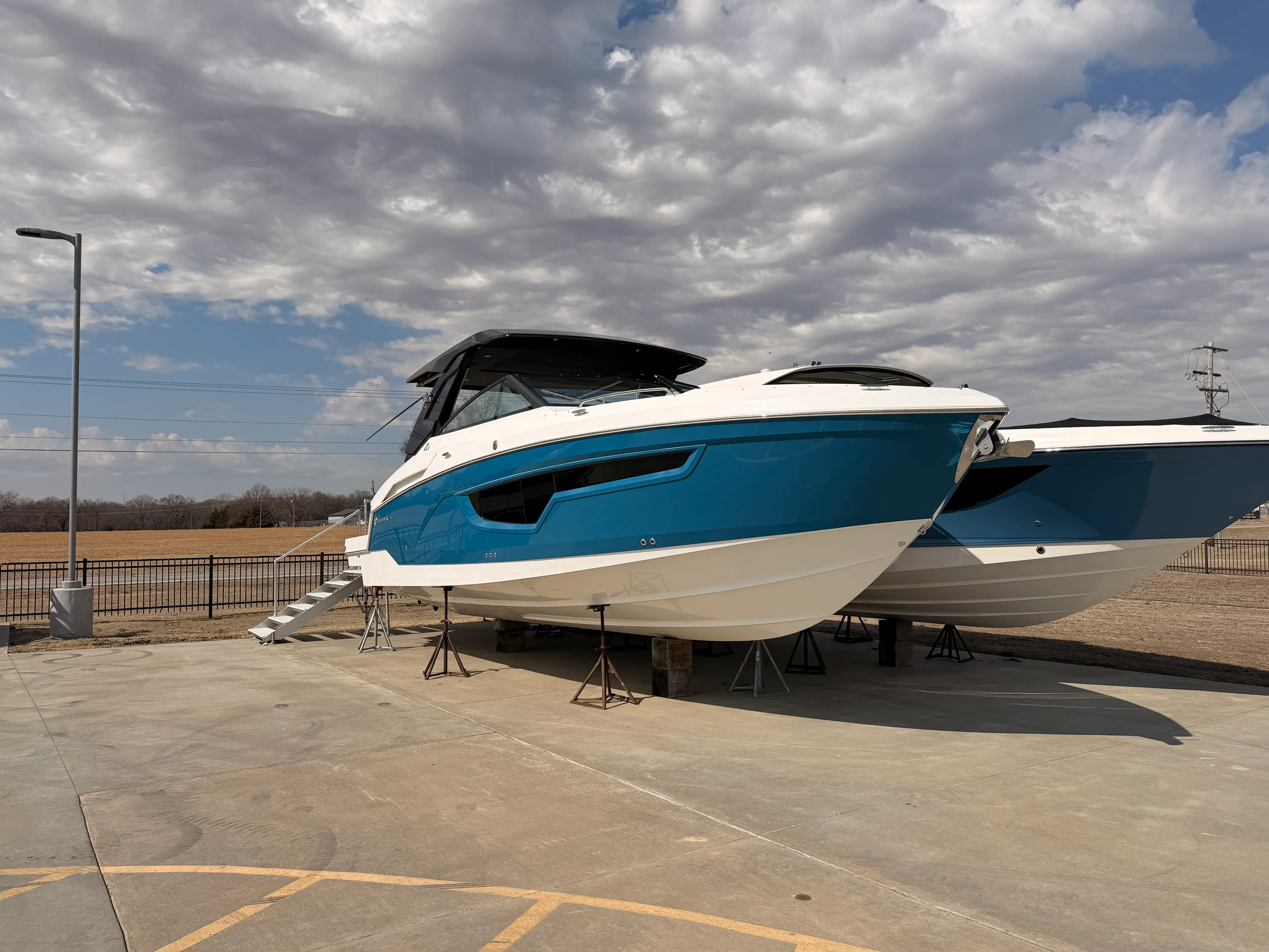 2025 Cruisers Yachts 34 GLS Image Thumbnail #0