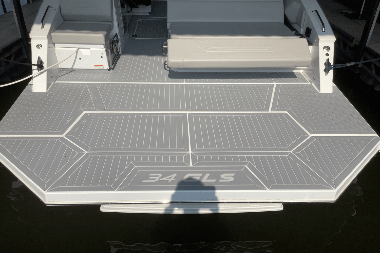 2025 Cruisers Yachts 34 GLS Image Thumbnail #6