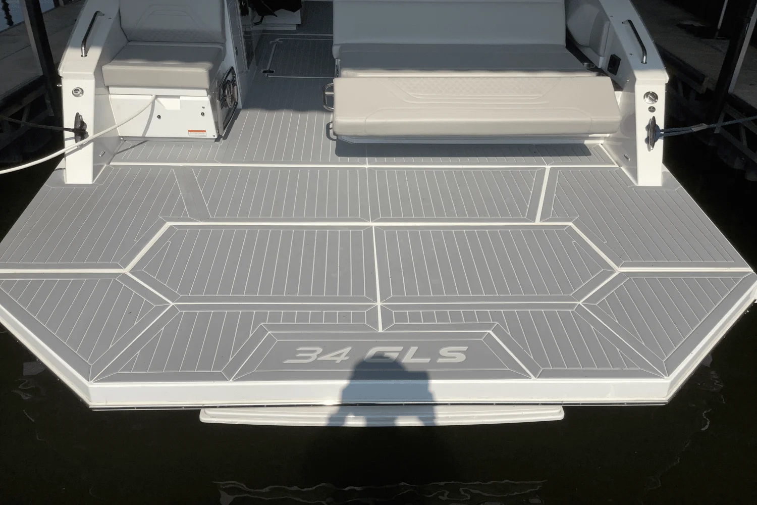 2025 Cruisers Yachts 34 GLS Image Thumbnail #6