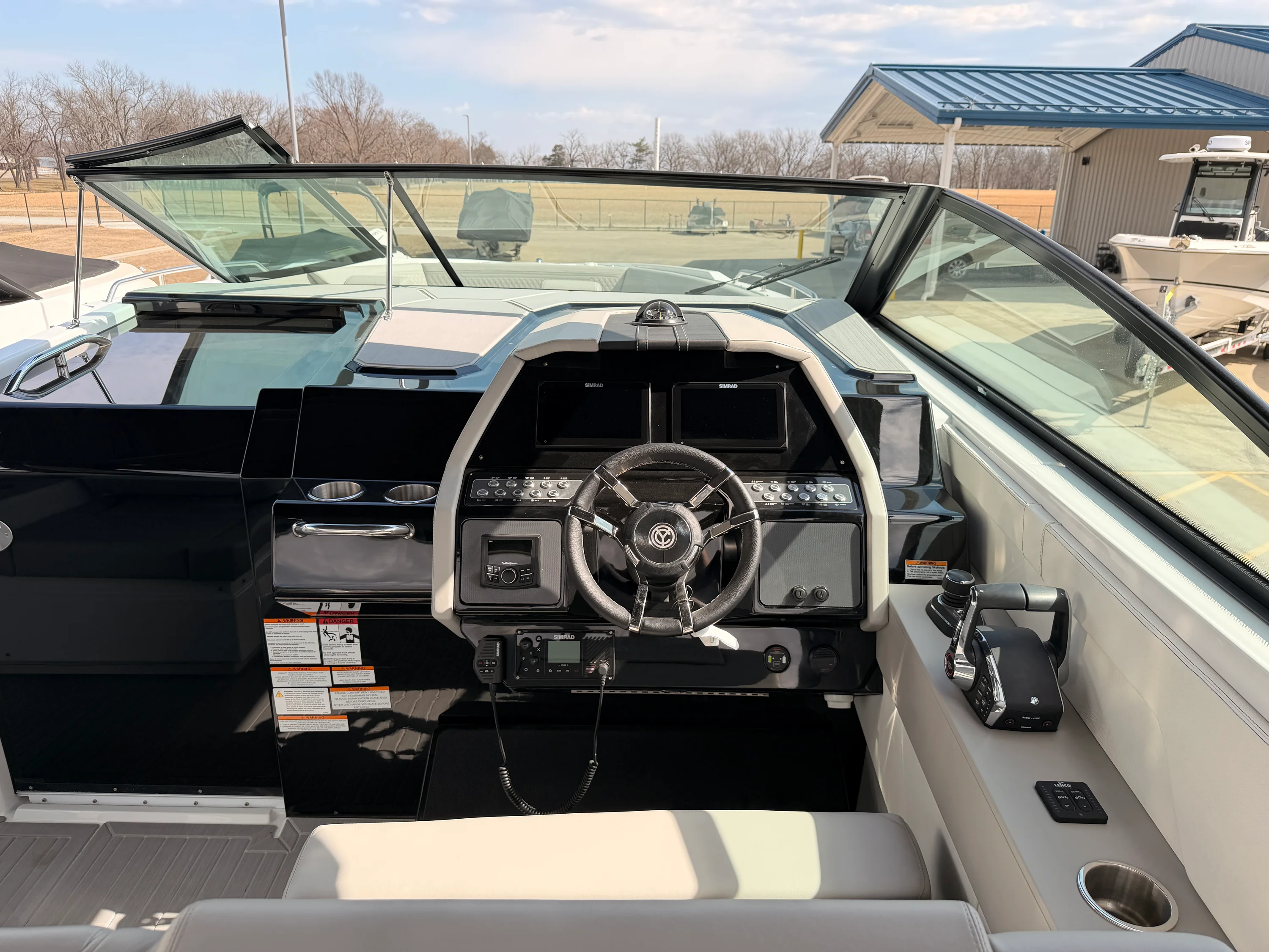 2025 Cruisers Yachts 34 GLS Image Thumbnail #13