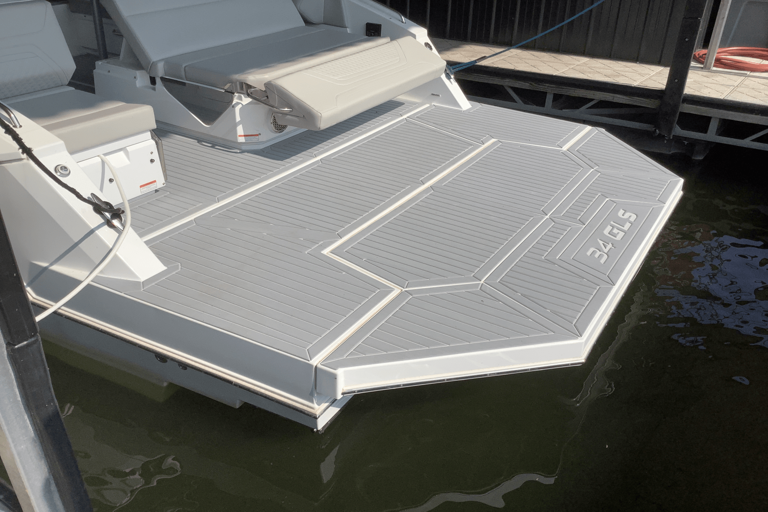 2025 Cruisers Yachts 34 GLS Image Thumbnail #7
