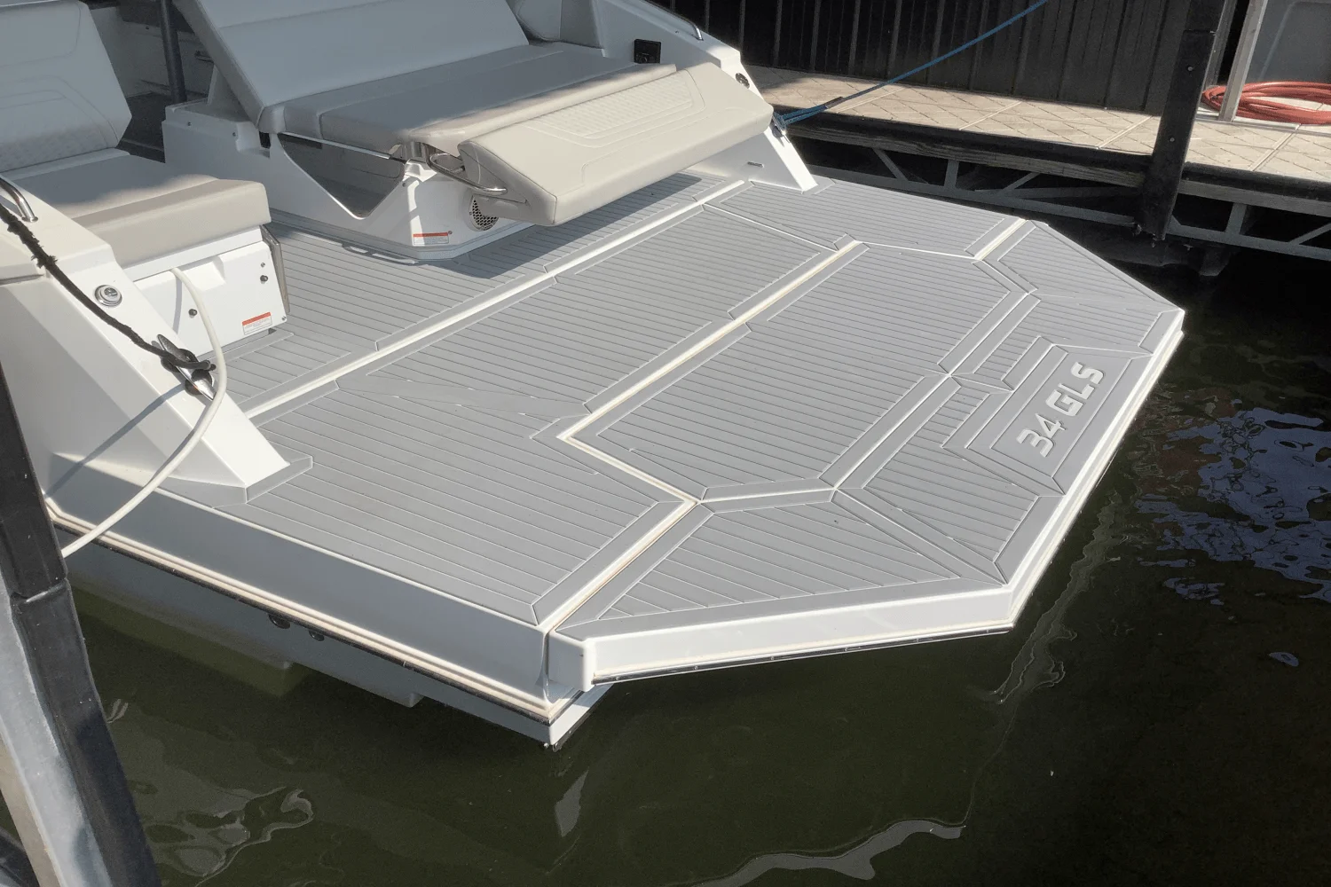 2025 Cruisers Yachts 34 GLS Image Thumbnail #7