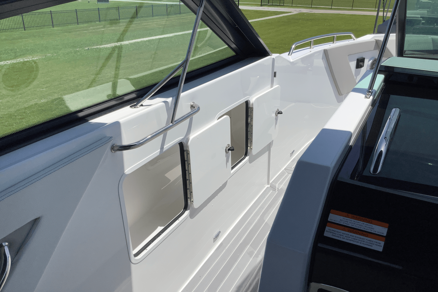 2025 Cruisers Yachts 34 GLS Image Thumbnail #26