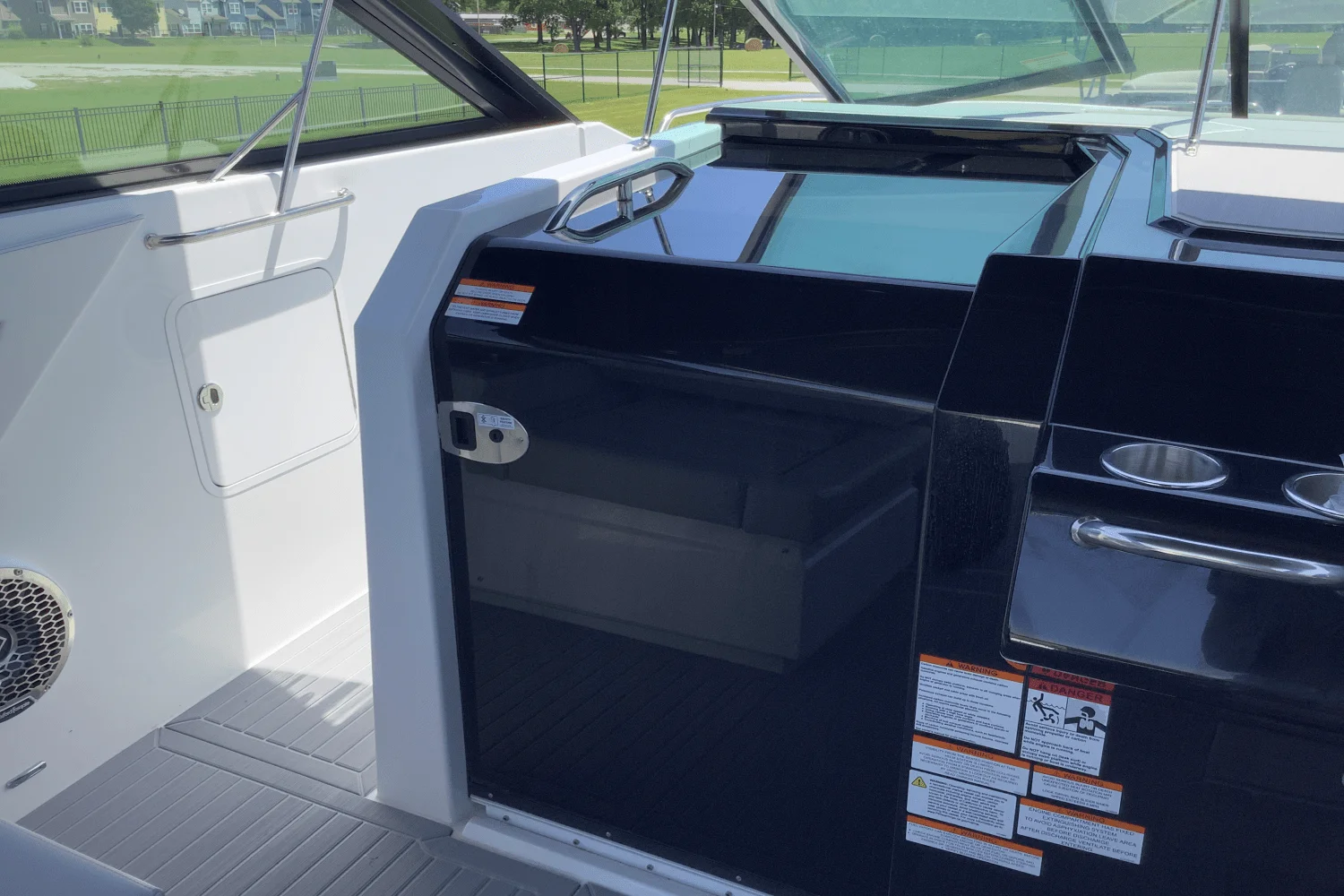 2025 Cruisers Yachts 34 GLS Image Thumbnail #42