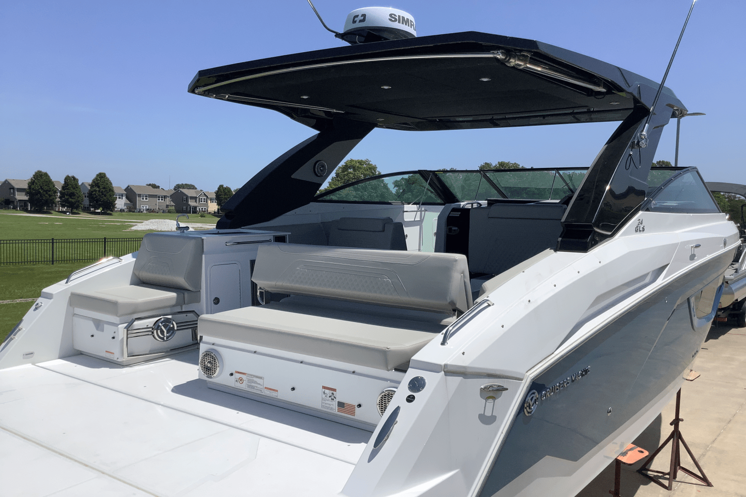 2025 Cruisers Yachts 34 GLS Image Thumbnail #8