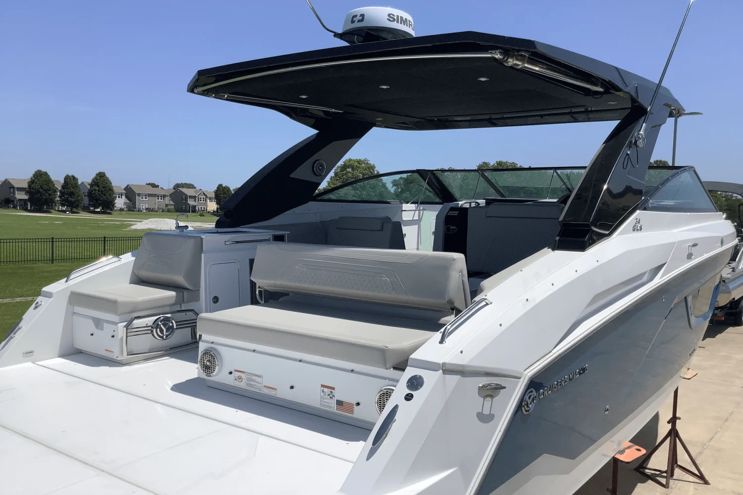 2025 Cruisers Yachts 34 GLS Image Thumbnail #8