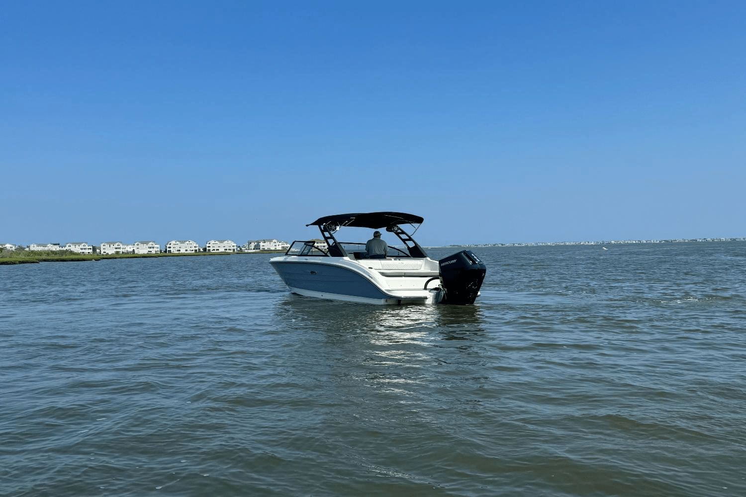 2025 Sea Ray SDX 270 Outboard Image Thumbnail #5