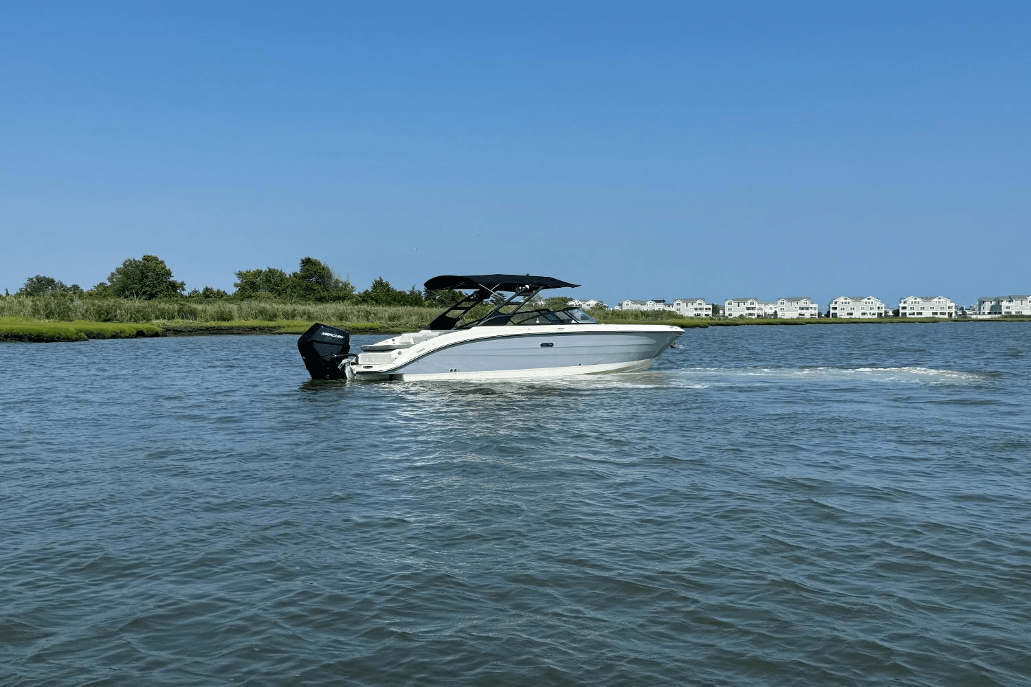 2025 Sea Ray SDX 270 Outboard Image Thumbnail #12