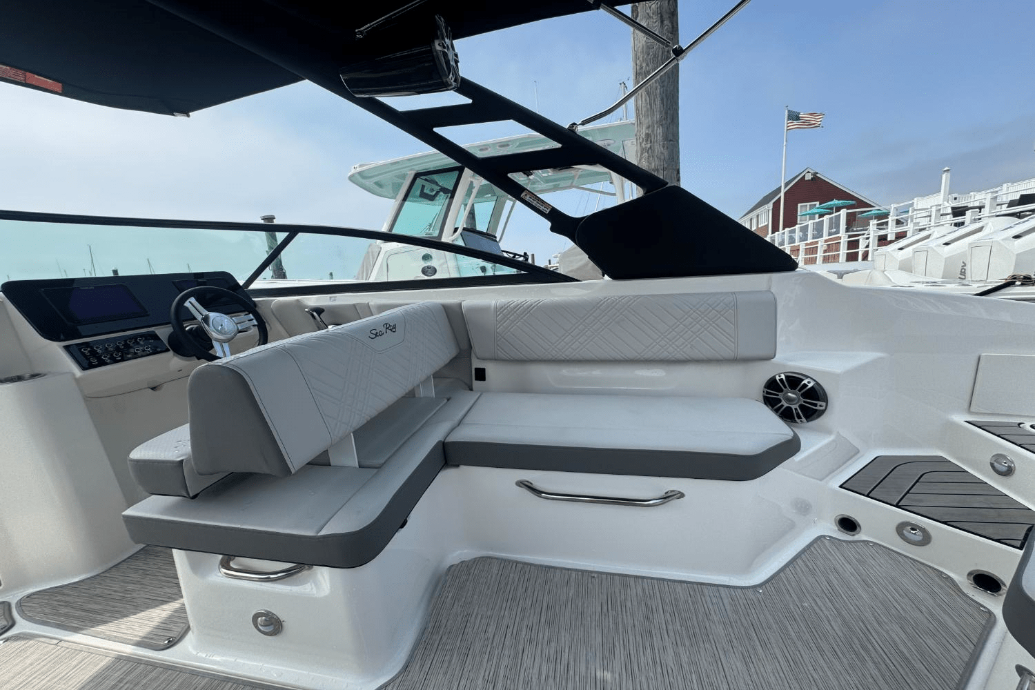 2025 Sea Ray SDX 270 Outboard Image Thumbnail #28