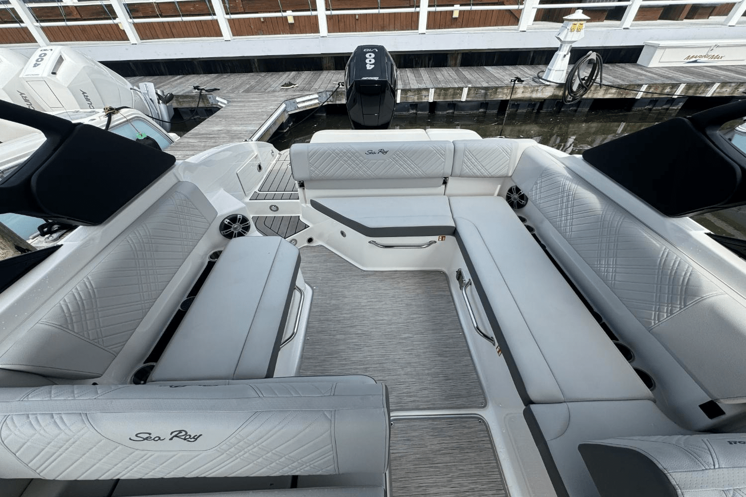 2025 Sea Ray SDX 270 Outboard Image Thumbnail #21