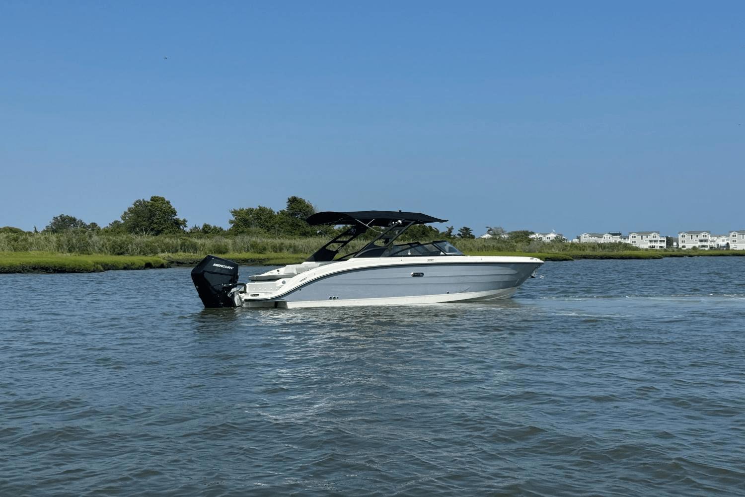 2025 Sea Ray SDX 270 Outboard Image Thumbnail #11
