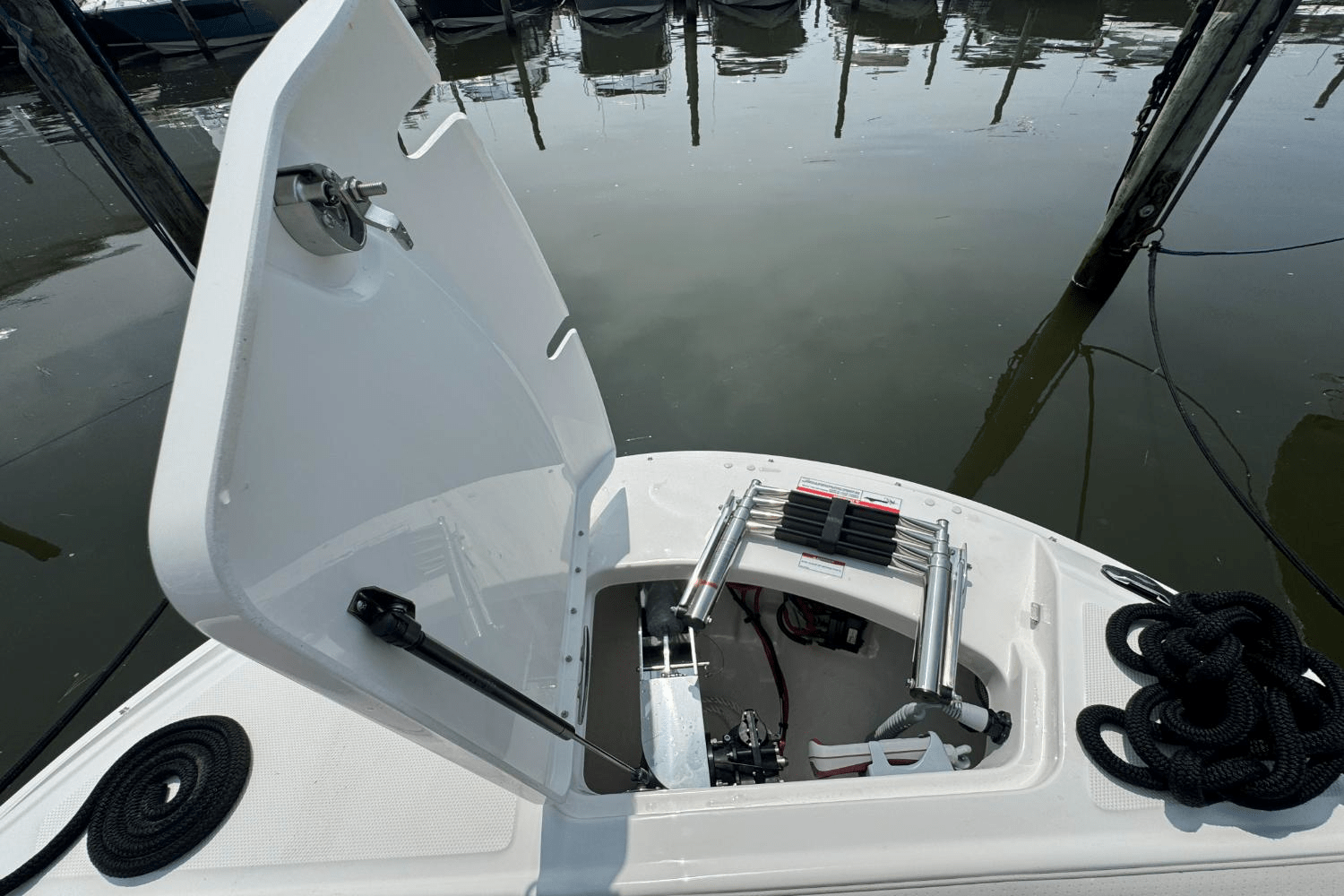 2025 Sea Ray SDX 270 Outboard Image Thumbnail #48