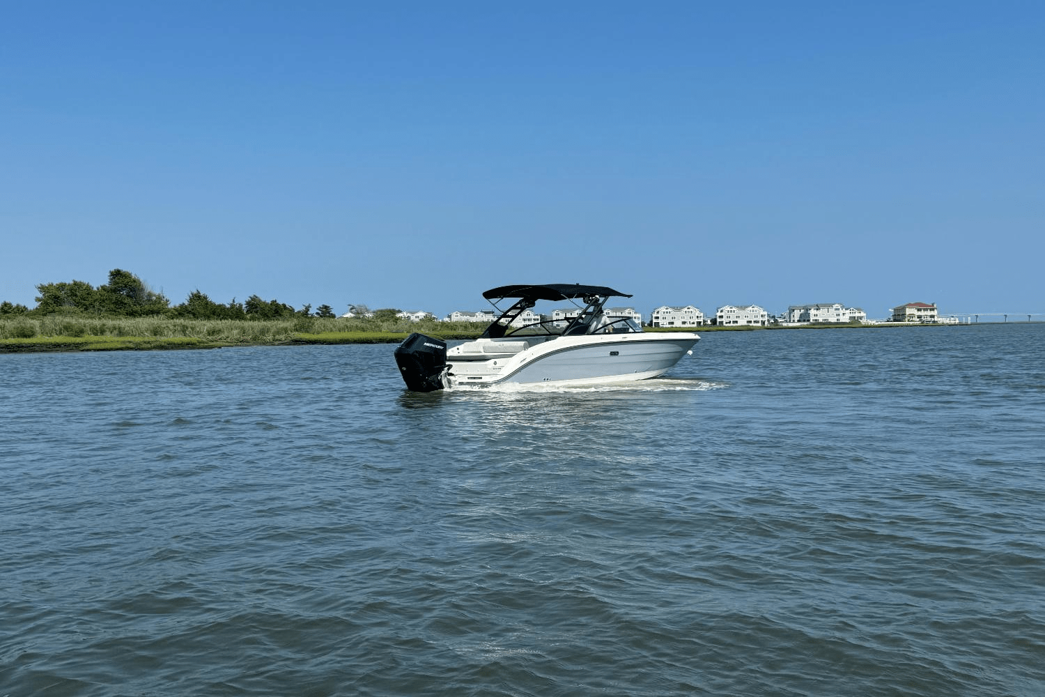 2025 Sea Ray SDX 270 Outboard Image Thumbnail #8