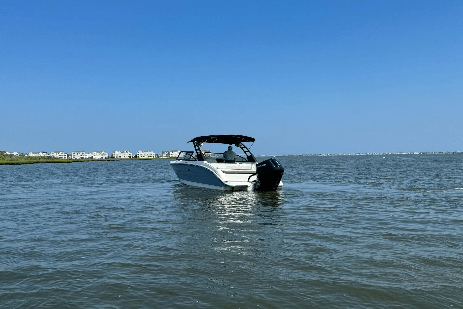 2025 Sea Ray SDX 270 Outboard Image Thumbnail #7