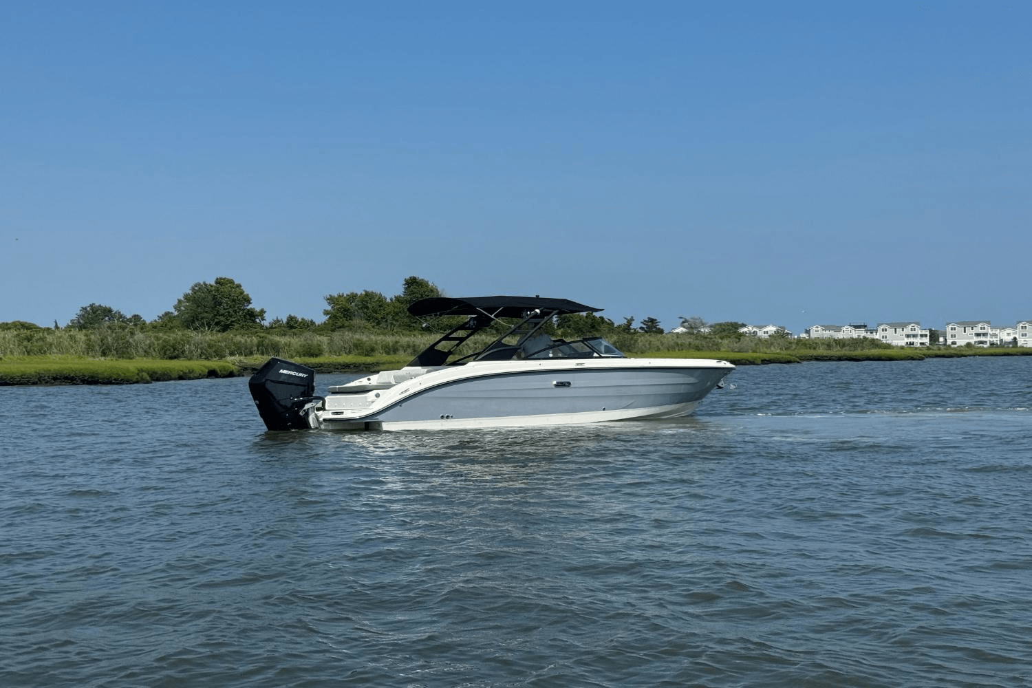 2025 Sea Ray SDX 270 Outboard Image Thumbnail #10