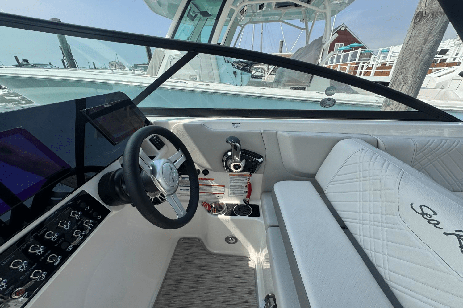 2025 Sea Ray SDX 270 Outboard Image Thumbnail #41