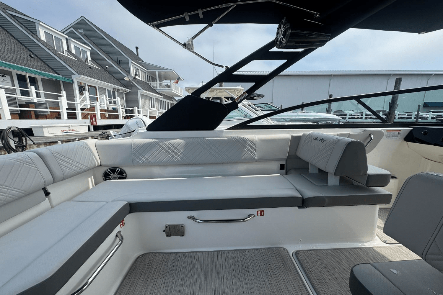 2025 Sea Ray SDX 270 Outboard Image Thumbnail #24