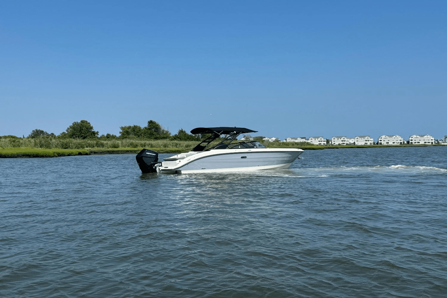 2025 Sea Ray SDX 270 Outboard Image Thumbnail #13