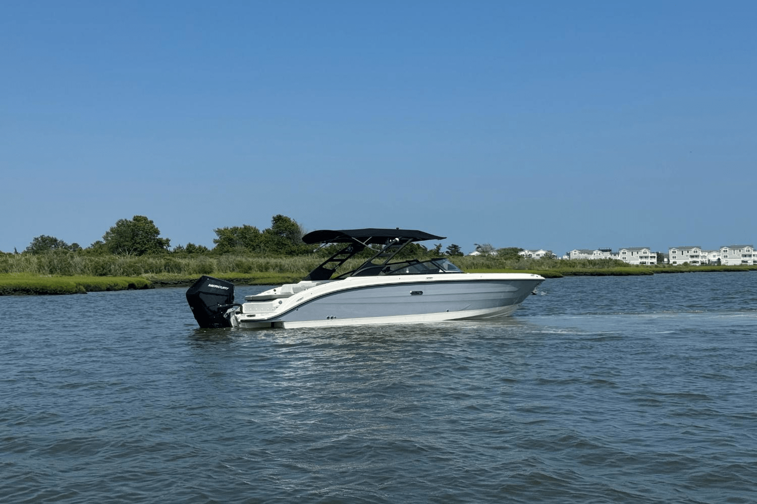 2025 Sea Ray SDX 270 Outboard Image Thumbnail #16