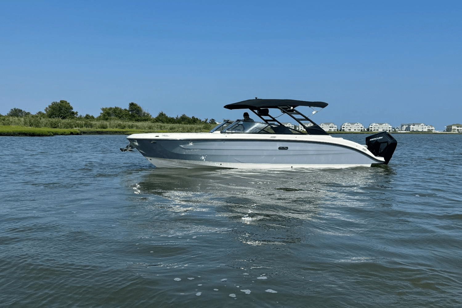 2025 Sea Ray SDX 270 Outboard Image Thumbnail #1