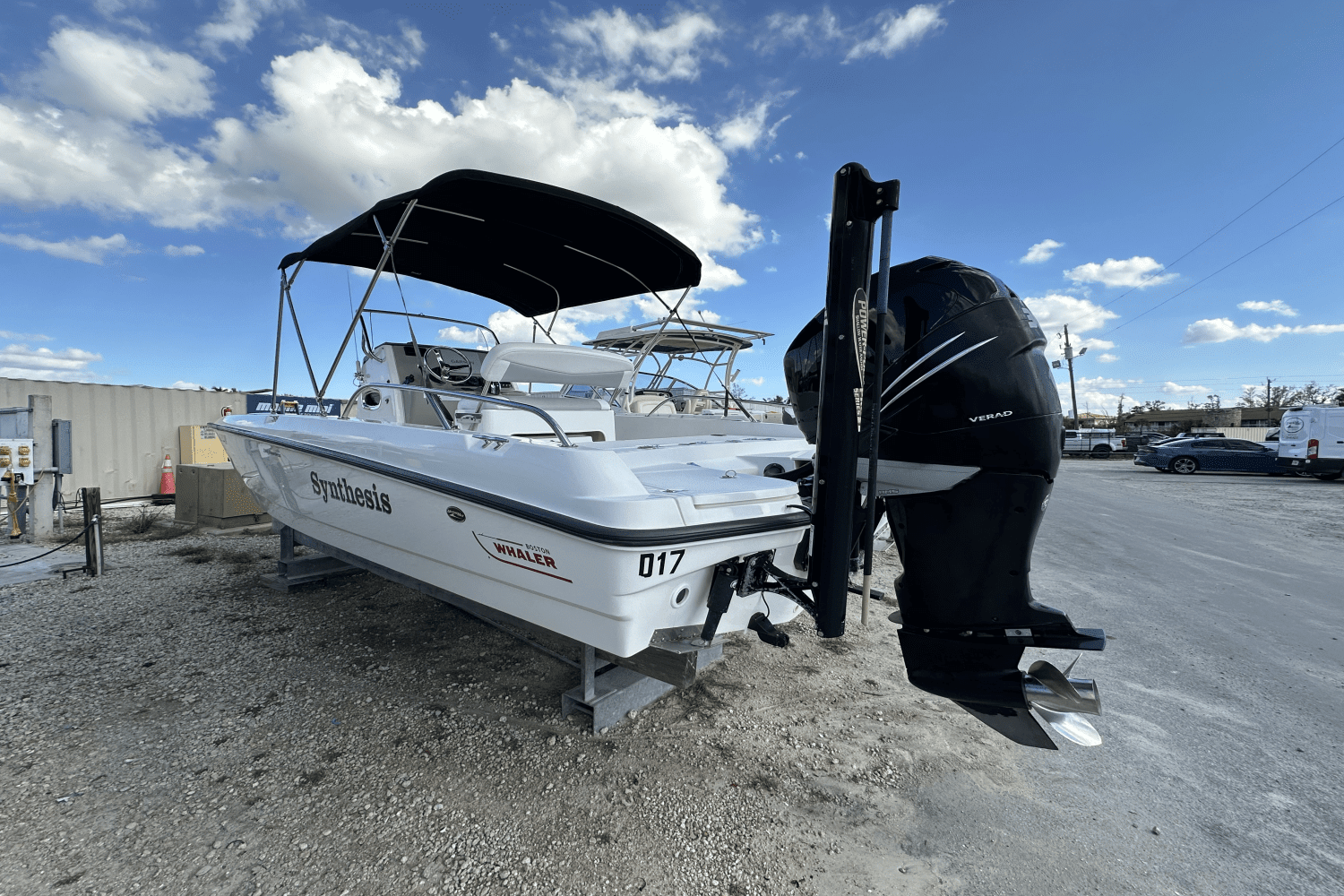 2014 Boston Whaler 240 DAUNTLESS Image Thumbnail #2