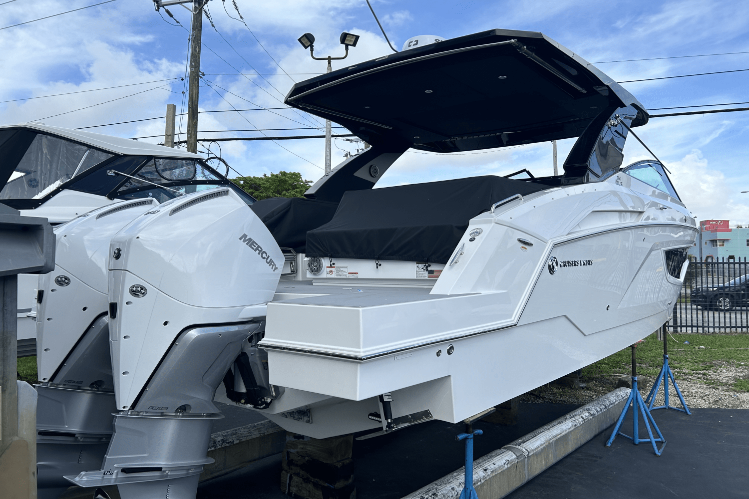 2025 Cruisers Yachts 34 GLS Outboard Image Thumbnail #1