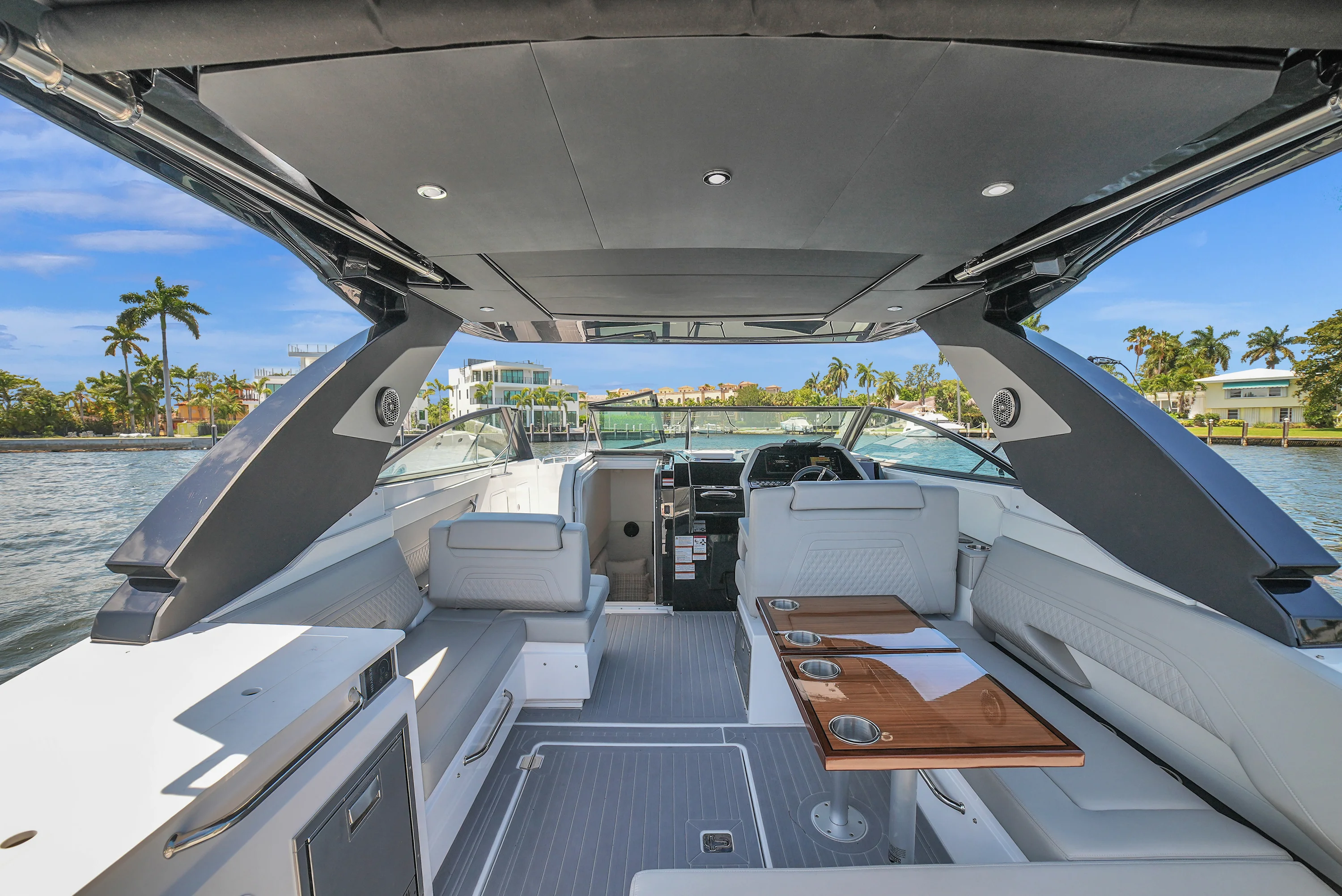 2025 Cruisers Yachts 34 GLS Outboard Image Thumbnail #14