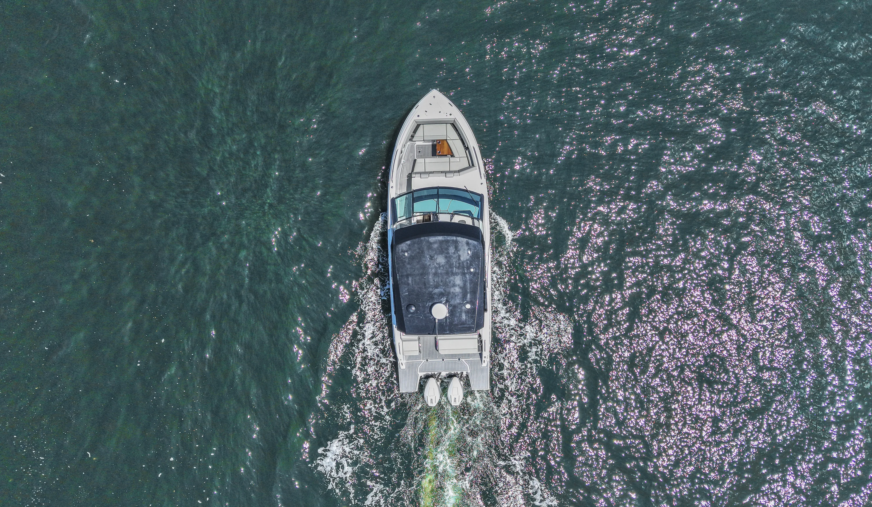 2025 Cruisers Yachts 34 GLS Outboard Image Thumbnail #9
