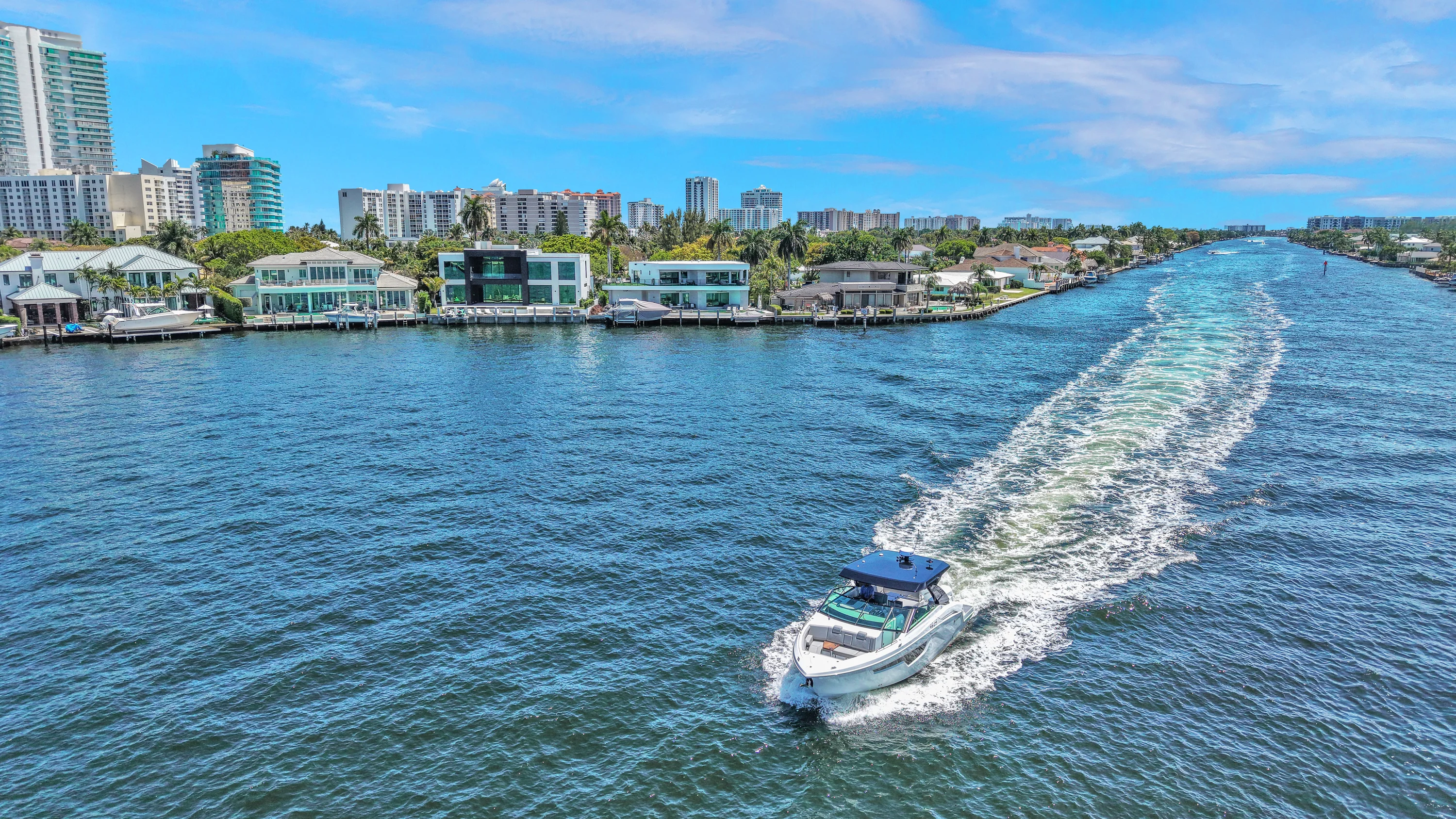 2025 Cruisers Yachts 34 GLS Outboard Image Thumbnail #7