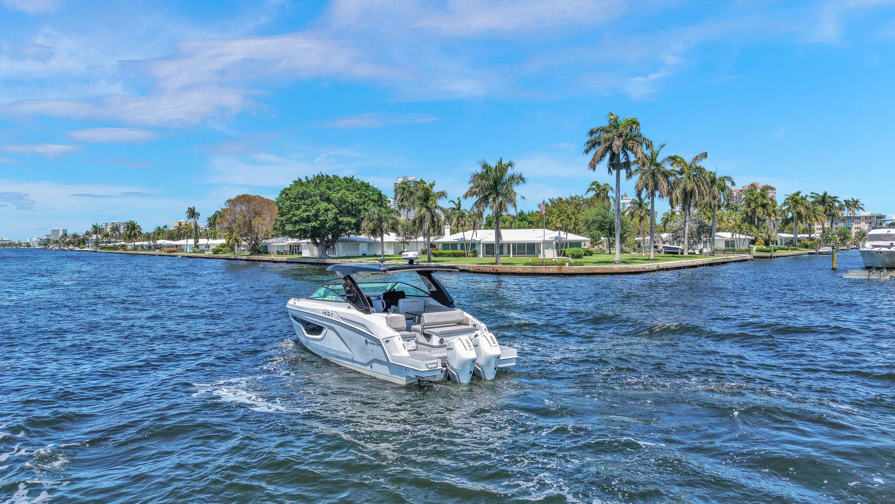 2025 Cruisers Yachts 34 GLS Outboard Image Thumbnail #2