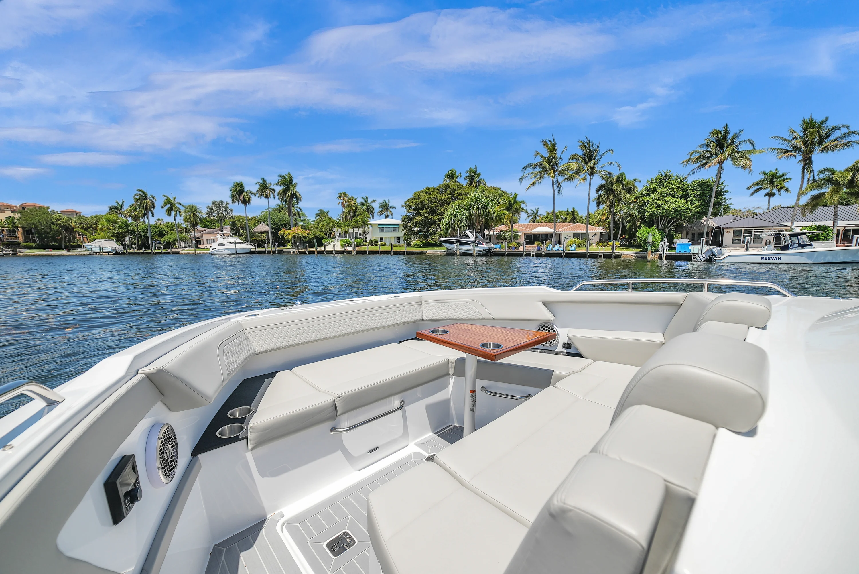2025 Cruisers Yachts 34 GLS Outboard Image Thumbnail #43